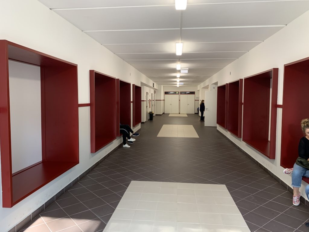 KRE TFK egyetemi épület kialakítása Újpest